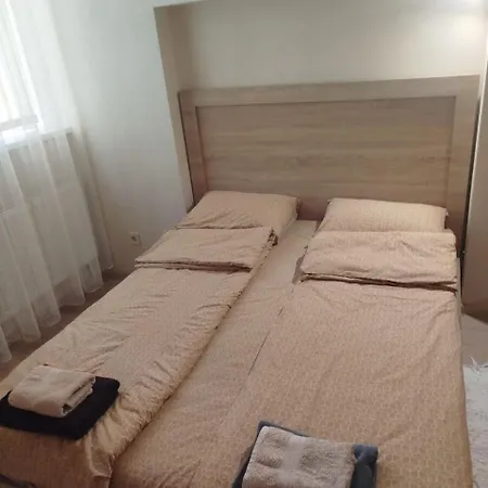 Lazneva Apartment *
